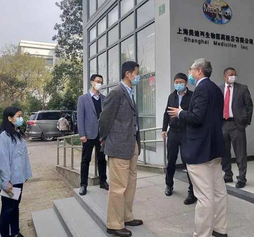 上海市委常委、副市长吴清一行调研上海ag尊龙登陆入口z6mg生物医药股份有限公司张江园区